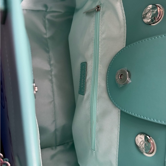 BRAND NEW CHANEL BAG - Picture 6 of 6